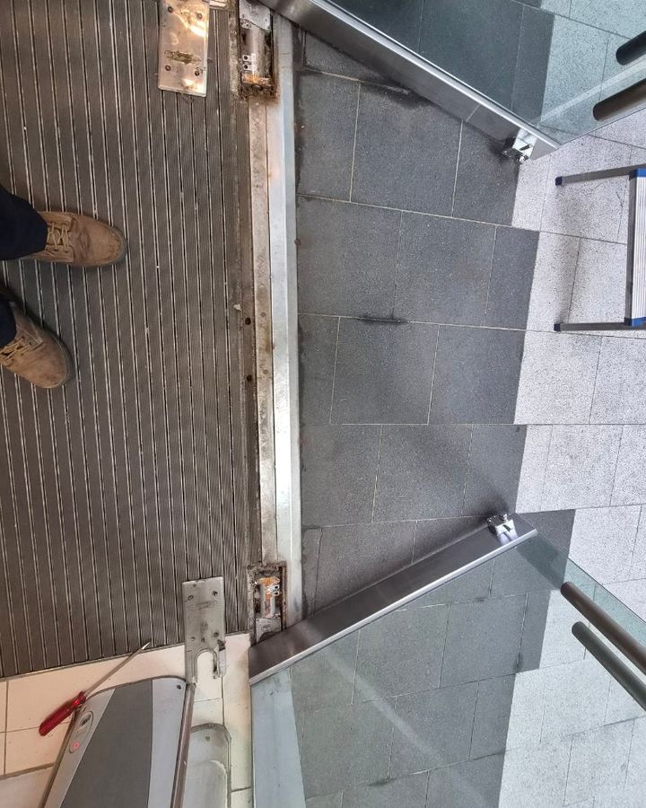 강화유리문 플로어힌지